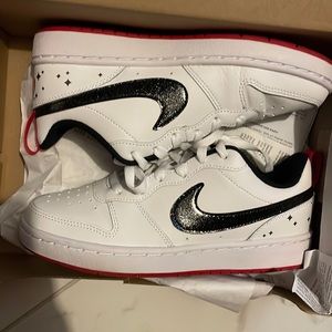 Nike court borough low 2 SE
